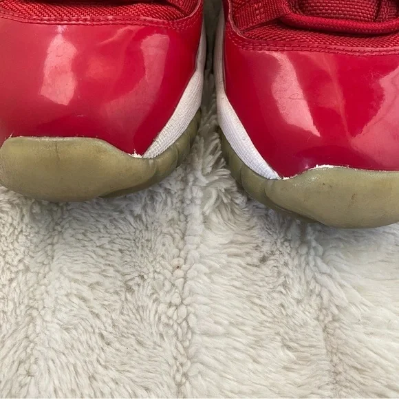Air Jordan 11 Retro ‘Win Like 96’ Red High-Top Sneakers Basketball Size 6.5Y - Picture 4 of 11